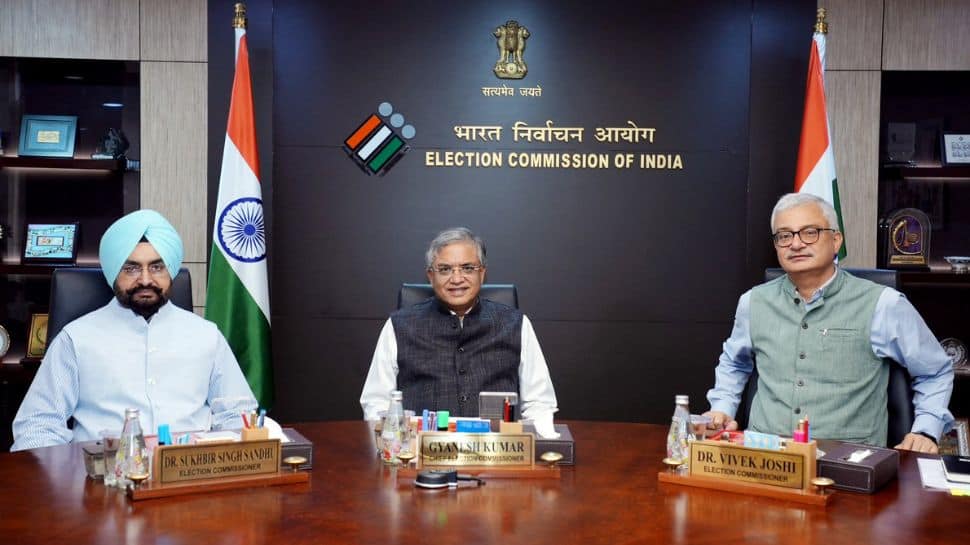 Chief Election Commissioner Gyanesh Kumar (centre) (Photo: ANI)