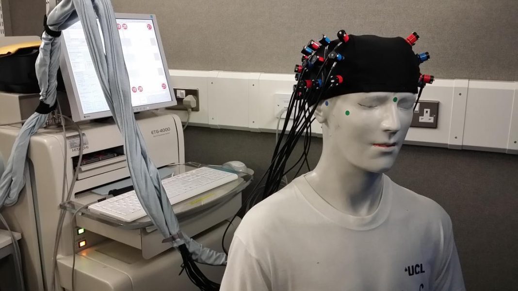 Researchers used functional near-infrared spectroscopy to record brain activity in premature infants as they slept. | Photo Credit: Walej (CC BY-SA)