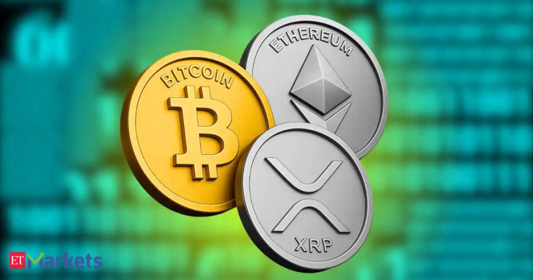 Bitcoin reached an all-time high of $125,245 on Sunday. It then traded near $123,745. ETF inflows continue to drive the market rally.