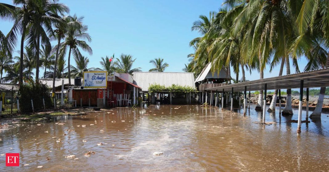Restaurants and flooded houses near the beach after rising waves inundate the area as Hurricane Priscilla strengthens near the port of San Blas, in Nayarit, Mexico, October 7, 2025. (Reuters Photo)