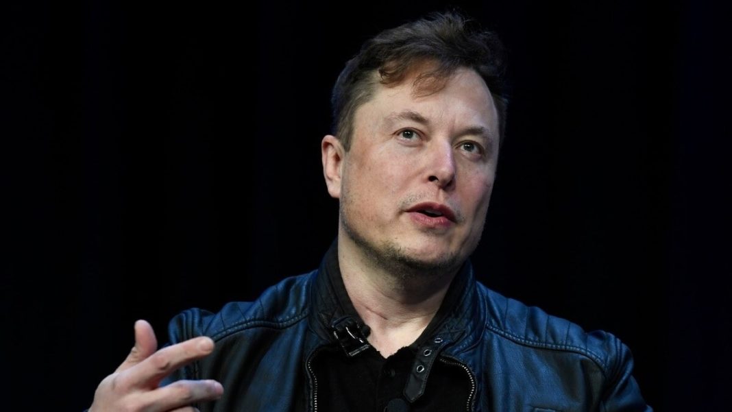 Tesla says the new share award is meant to make sure Musk stays focused on the company. (Photo: AP)