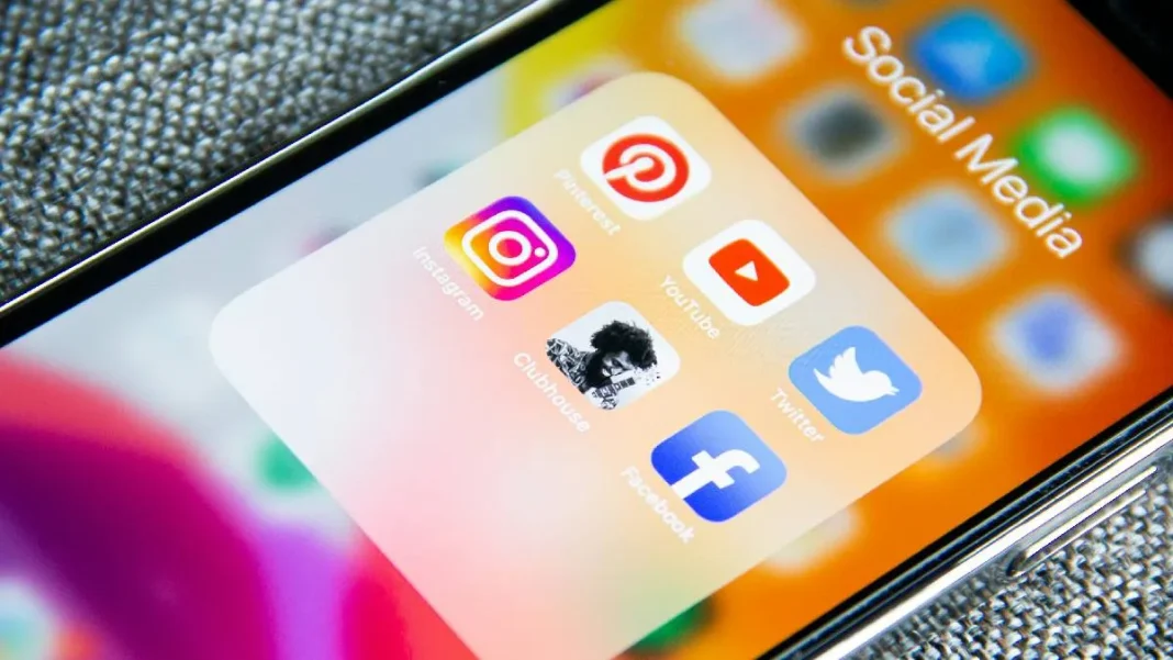 Govt tightens IT rules for content takedowns