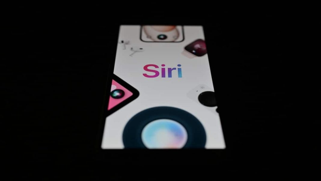 This photograph shows wordmark of Siri, a digital assistant developed by Apple Inc., displayed on a smartphone in Bordeaux, south-western France on February 14, 2025. AFP