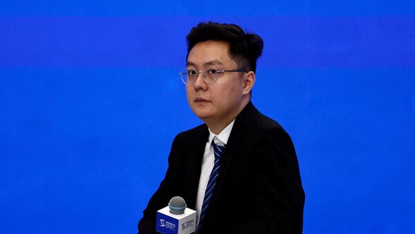 DeepSeek Senior Researcher Victor Chen talked about the risks of AI on jobs