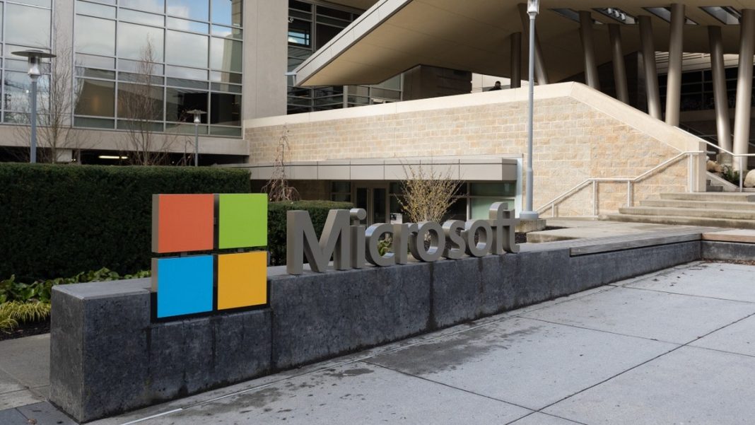Attackers use fake Microsoft security alerts to trick people into entering their Microsoft 365 passwords.