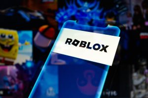 Roblox to begin implementing age verification