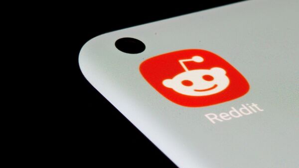 FILE PHOTO: Reddit app is seen on a smartphone in this illustration taken, July 13, 2021. REUTERS/Dado Ruvic/Illustration/File Photo