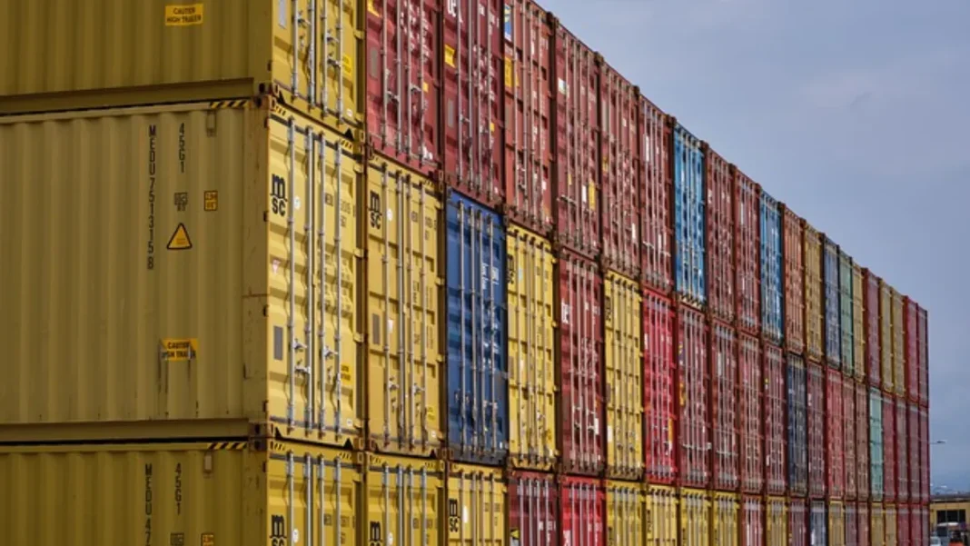 The country's exports to the United States declined to USD 6.3 billion in October.