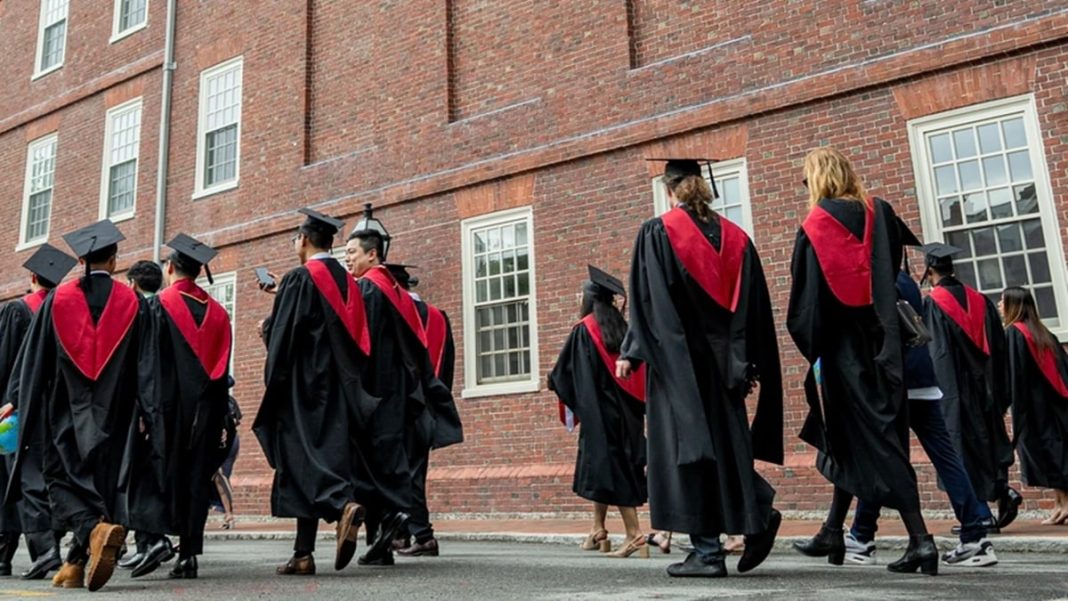 H-1B $100 fee exemption depends on USCIS accepting applications for Extension of Stay, Change of Status. (Bloomberg)