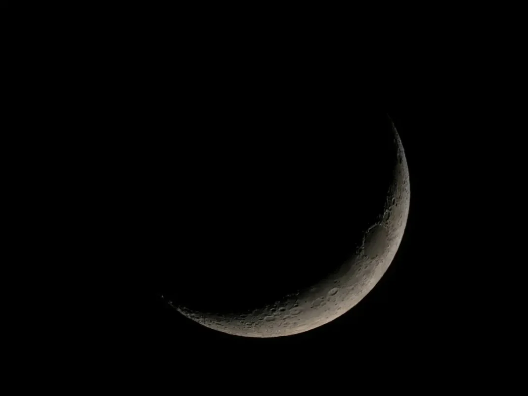 Helium 3 on the Moon could produce clean energy.