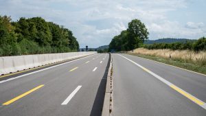 Volvo and Waabi say their integrated platform targets broad commercial deployment as U.S. freight demand grows. (Silas Stein/picture alliance via Getty Images)