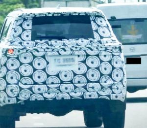 Rear profile of the next-generation Toyota Fortuner spied. (Photo: Cars250 via Rushlane)