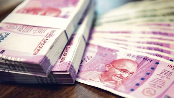 Mutual funds calculator: According to experts, one can expect an annual return of at least 15% on their investment if the monthly SIP is for 20 years.