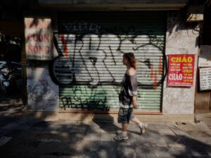 Street style image using the 23mm main lens. (Shaurya Sharma)