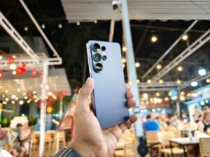 Samsung has nailed the weight balance on the S26 Ultra. (Shaurya Sharma)