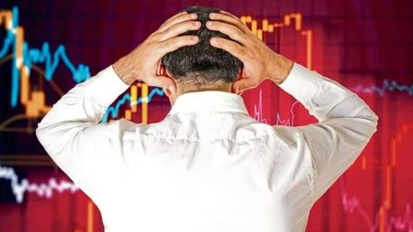Stock market crash: Experts have suggested that investors invest in long-term government bonds and remain invested in it for at least