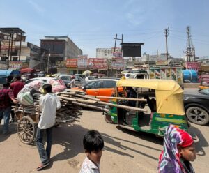 A large number of vehicles stuck in traffic in Loni, Ghaziabad. (Photo: ITG/Aryan Rai)