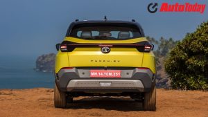 At the rear, Tata has introduced a more noticeable update to the Punch.ev, featuring connected LED taillamps, a redesigned bumper, and a refreshed skid plate.