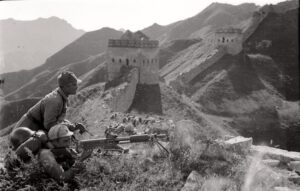 Chinese forces fighting on the Great Wall in Hibei province during the Second Sino-Japanese war. (Image by Sha Fei via Wikimedia Commons)
