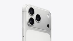 The iPhone 17 Pro Max packs a triple rear camera setup, with three 48-megapixel sensors – a primary, an ultrawide, and a 4x telephoto. During our time with the device, we were able to capture decent results with good consistency, particularly for videos. You also get the new 18-megapixel centre stage camera for selfies.