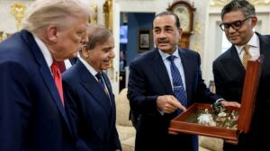Pakistani Field Marshal Asim Munir and PM Shehbaz Sharif show samples of rare earth minerals to US President Donald Trump. Pakistan has moved closer to the US after last year's mini-war with India. (Image: The White House)