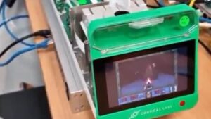 The Free Energy Principle, developed by neuroscientist Karl Friston, proposes that biological systems are driven to minimise surprise and reduce internal disorder. The Cortical Labs team used this framework to design DishBrain, replacing dopamine-based rewards with simple electrical signals for order and chaos. (Photo: X/@thecurioustales)