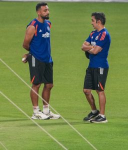 Will Gambhir want to stick to Varun for the Final? (PTI Photo)