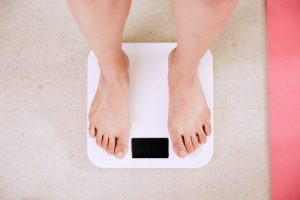 Unexplained weight loss can be an early symptom of throat cancer and should not be ignored. (Unsplash)