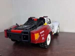 The colours and decals are well done, and the multi-colour scheme gives the truck a very cool overall look.