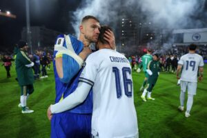 Bosnia striker Edin Dzeko consoled Italy's Bryan Cristante after a penalty shootout as Italy missed out on the FIFA World Cup once again. (AP)