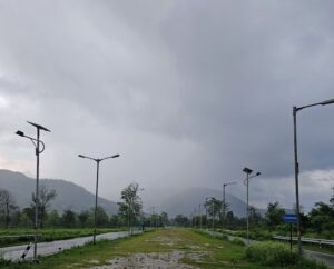 An image of an overcast sky in Dehradun follwoing rainfall. (Photo: X/@rural_nomad)
