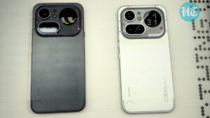 The device comes in three colour options: Black, Pink and Silver. (Ijaj Khan - HT)