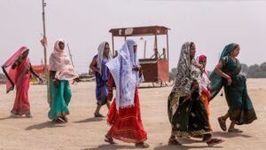 Delhi will see maximum temperatures between 43 and 45 degrees Celsius on April 27, with the possibility of very light rain and thundery development by afternoon or evening. (Photo: Reuters)
