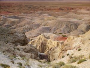 Rocky hills covered with bunches of grass in the desert in Mangolia (photo: Pexels)