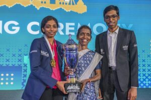 R Vaishali with her mother and brother, Pragg, after winning Grand Swiss in 2025 (PTI Photo)