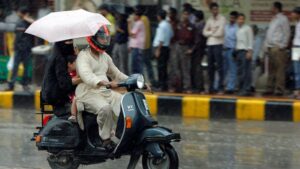 A grey sky looms over Delhi as the capital braces for possible thunderstorms on the evening of May 7, with temperatures staying below normal for the season. (Photo: Reuters)