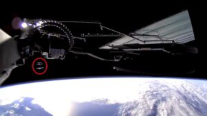 Starlink satellites flying above Earth. (Photo: SpaceX)
